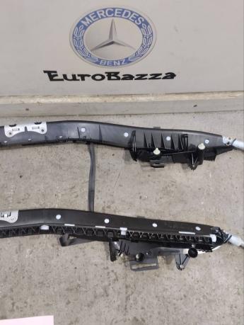 Шторка безопасности боковая Mercedes W203 A2038601005