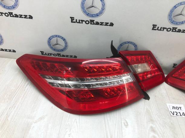 Фонари задние комплект Mercedes W207 A2078200264