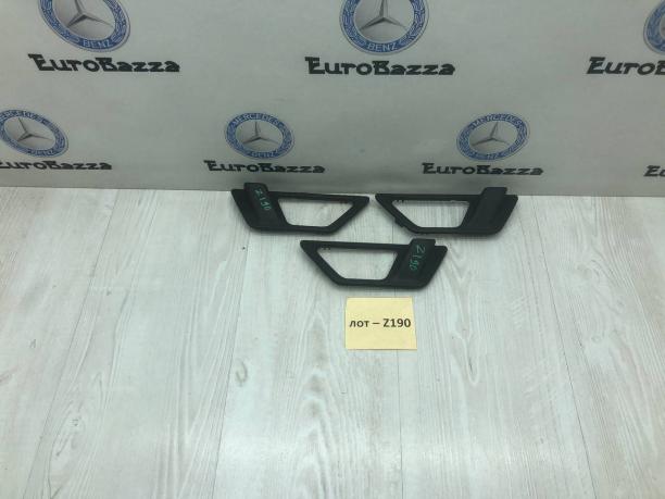 Накладка внутренней ручки двери Mercedes W124 A1247600161