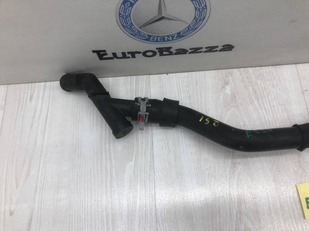 Патрубок системы охлаждения Mercedes W251 A2515014782