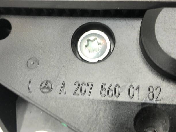 Подаватель ремня безопасности Mercedes W207 A2078600182