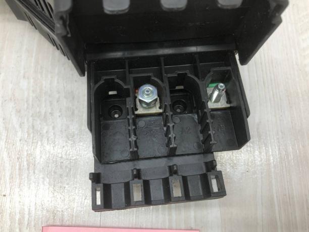 Блок предохранителей Mercedes W166 A1665402450