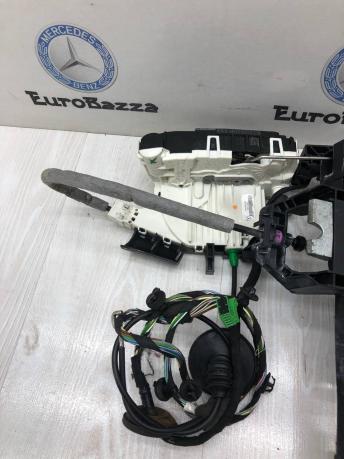 Замок правой двери Mercedes W207 A2047202435