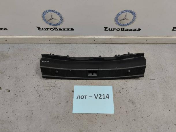 Накладка погрузочного контура Mercedes W207 A2076901641