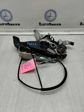 Педаль стояночного тормоза Mercedes W204 A2044201284