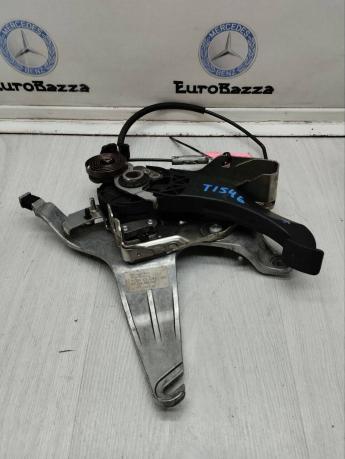 Педаль стояночного тормоза Mercedes W204 A2044201284