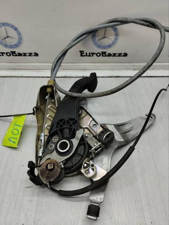 Педаль стояночного тормоза Mercedes W204 A2044200384