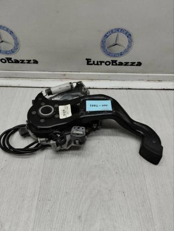 Педаль стояночного тормоза Mercedes W251 A2514200384
