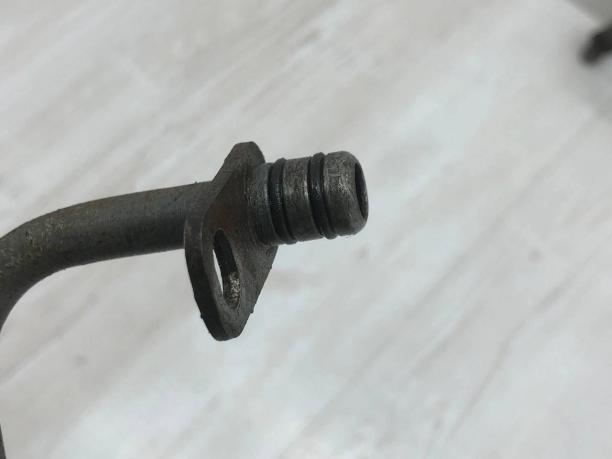 Трубка охлаждения АКПП Mercedes M273 A1645003872