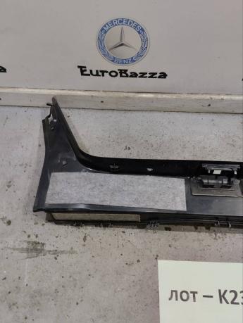 Накладка погрузочного контура Mercedes W211 A2116900641