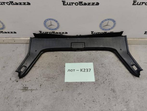 Накладка погрузочного контура Mercedes W211 A2116900641