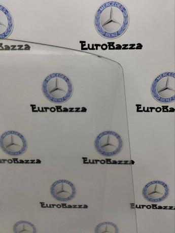 Стекло переднее правое Mercedes W906 Sprinter A9067250110