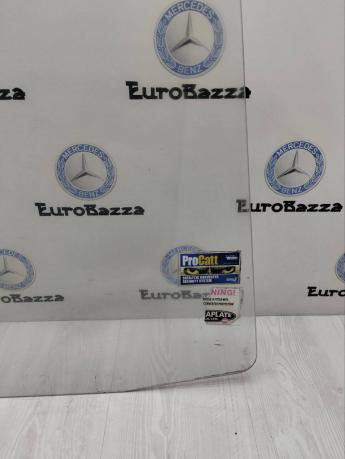 Стекло переднее правое Mercedes W906 Sprinter A9067250110