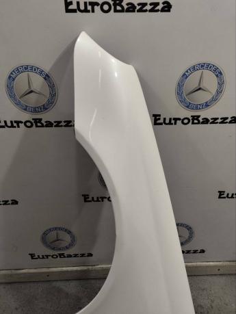 Крыло переднее правое Mercedes W209 A2098800418