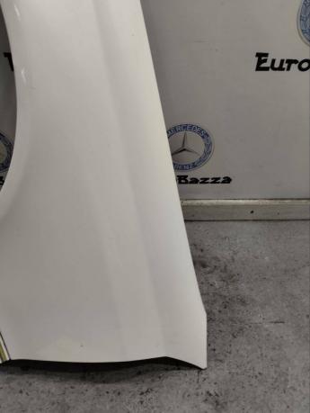 Крыло переднее правое Mercedes W209 A2098800418