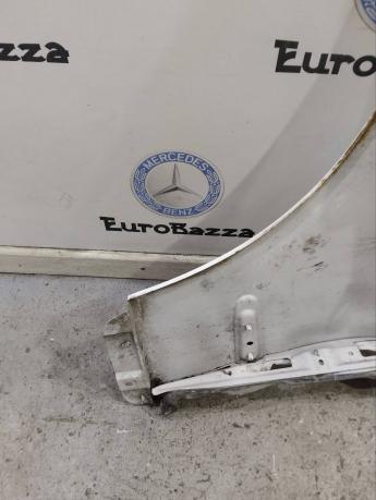 Крыло переднее правое Mercedes W209 A2098800418