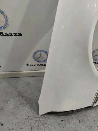 Крыло переднее левое Mercedes W209 A2098800318