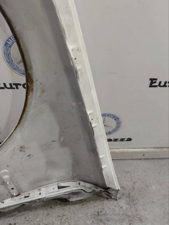 Крыло переднее левое Mercedes W209 A2098800318