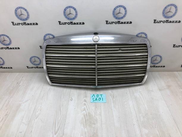 Решетка радиатора Mercedes W123 A1238800183