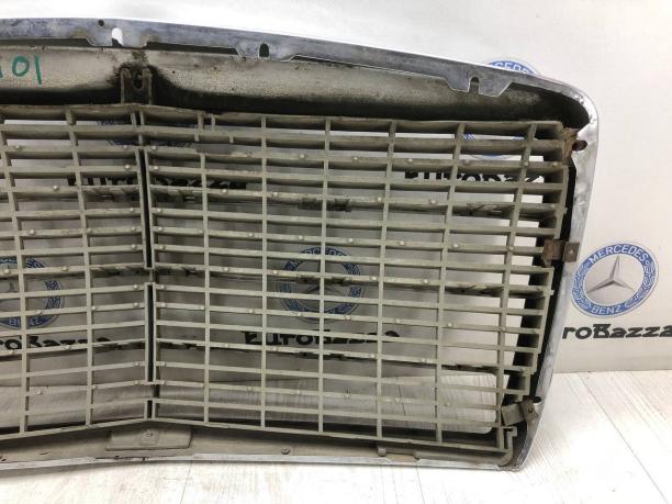 Решетка радиатора Mercedes W123 A1238800183