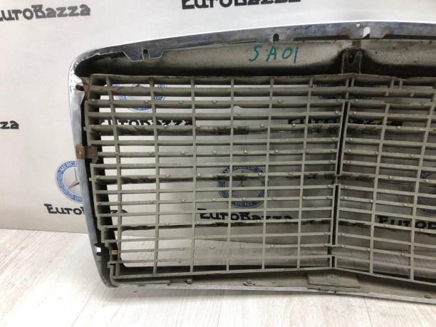 Решетка радиатора Mercedes W123 A1238800183