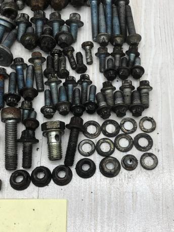 Болты навесного оборудования Mercedes Om646 A0029905822