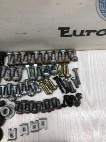 Болты крепления дверей Mercedes W906 A1409843029