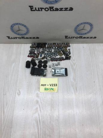 Болты крепления дверей Mercedes W906 A1409843029