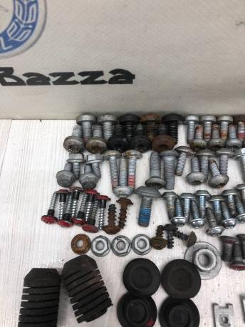 Болты крепления дверей Mercedes W906 A1409843029