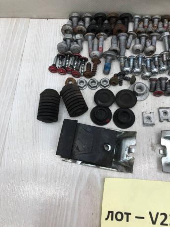Болты крепления дверей Mercedes W906 A1409843029