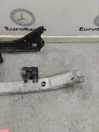Усилитель переднего бампера Mercedes W211 A2116200534