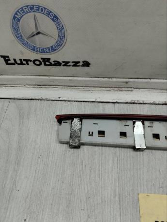 Дублирующий стоп-сигнал Mercedes W203 A2038200156