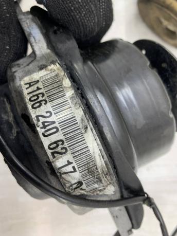 Опора двигателя Mercedes W166 A1662406317