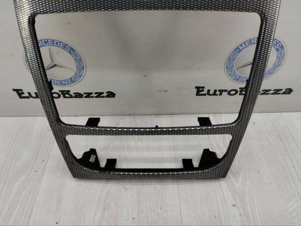 Накладка центральной консоли Mercedes W209 A2096802439
