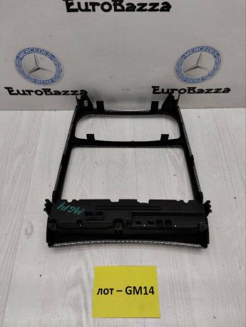 Накладка центральной консоли Mercedes W209 A2096802439