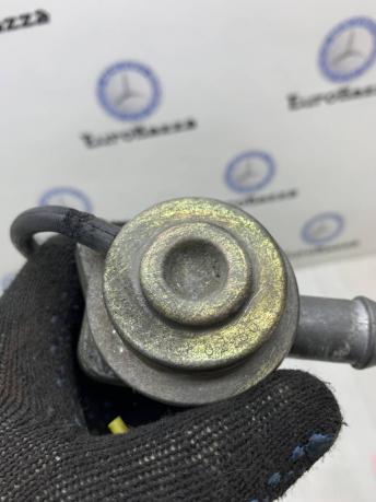 Клапан вентиляции картерных газов Mercedes W203 A0021406260