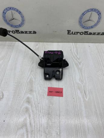 Замок крышки багажника Mercedes W211 A1717500085