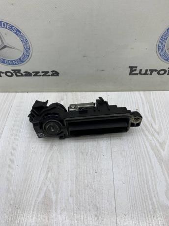 Ручка открытия крышки багажника Mercedes W211 A2037500698