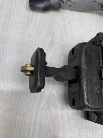 Ограничитель двери Mercedes W209 A2097200116
