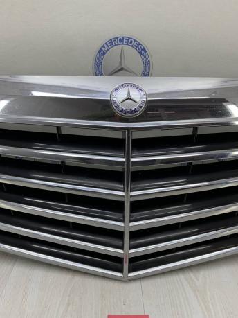 Решетка радиатора Mercedes W211 A2118801783