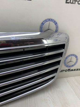Решетка радиатора Mercedes W211 A2118801783