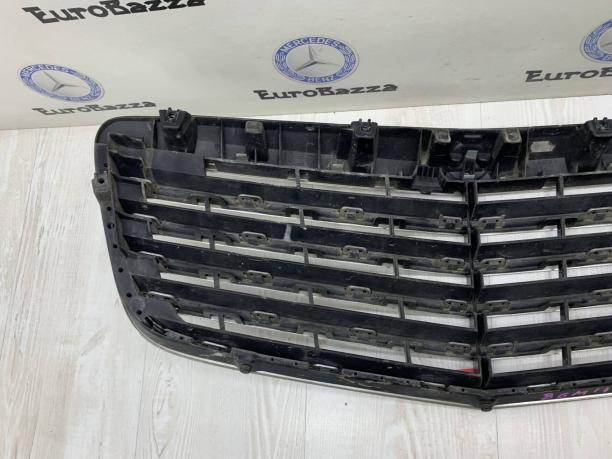 Решетка радиатора Mercedes W211 A2118801783