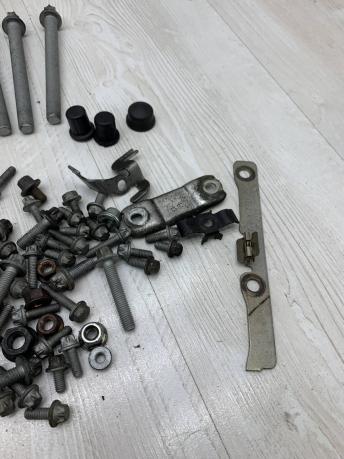 Болты навесного оборудования Mercedes Om651 A0029900103