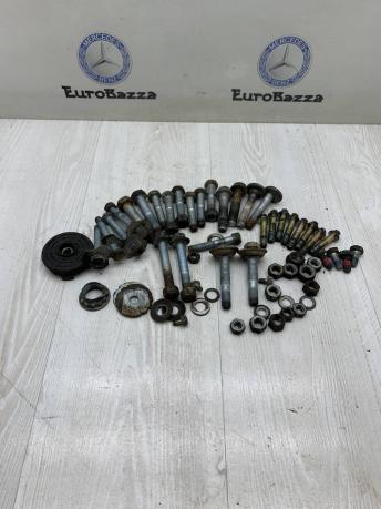 Болты подвески заднего моста Mercedes W202 A0004231771