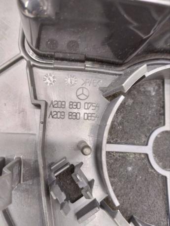 Дефлектор торпедо центральный Mercedes W209 A2098300754