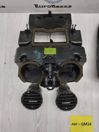 Дефлектор торпедо центральный Mercedes W209 A2098300754