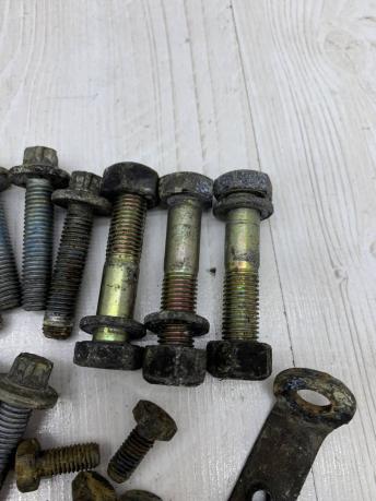 Болт Mercedes W202 A1249903701