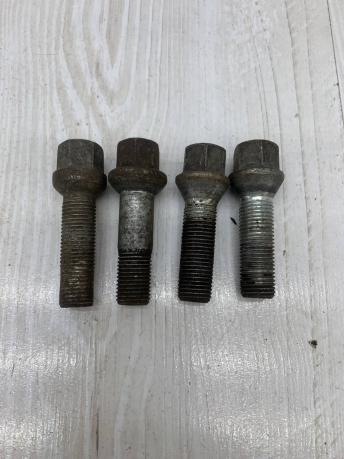 Колесные болты Mercedes X164 A0009905407
