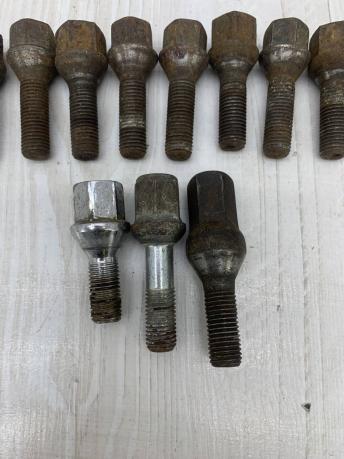Колесные болты Mercedes W210 А0009901007 А0009901007