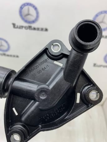 Клапан вентиляции картерных газов Mercedes Om642 A6420100591